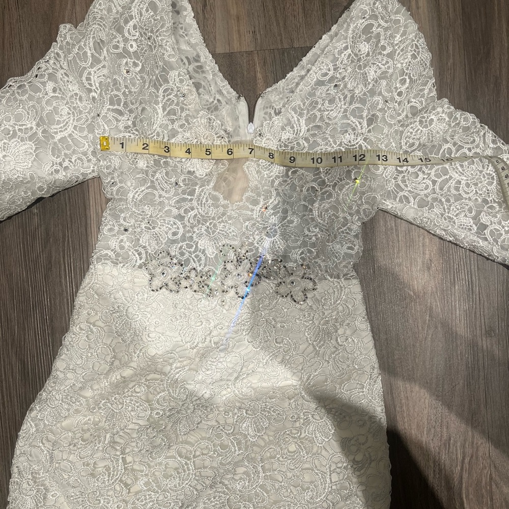 Beautiful Ivory Wedding Dress - Picture 10 of 13